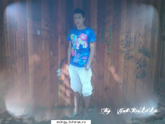 lasa si tu numele la melodia de la sec 0:40  plss sfiction cfg aim 1gl'1hs by agn